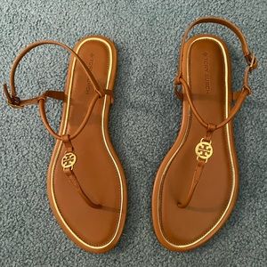 NWT Tory Burch tan leather slip ons size 8.5 in box with original TB shoe bag